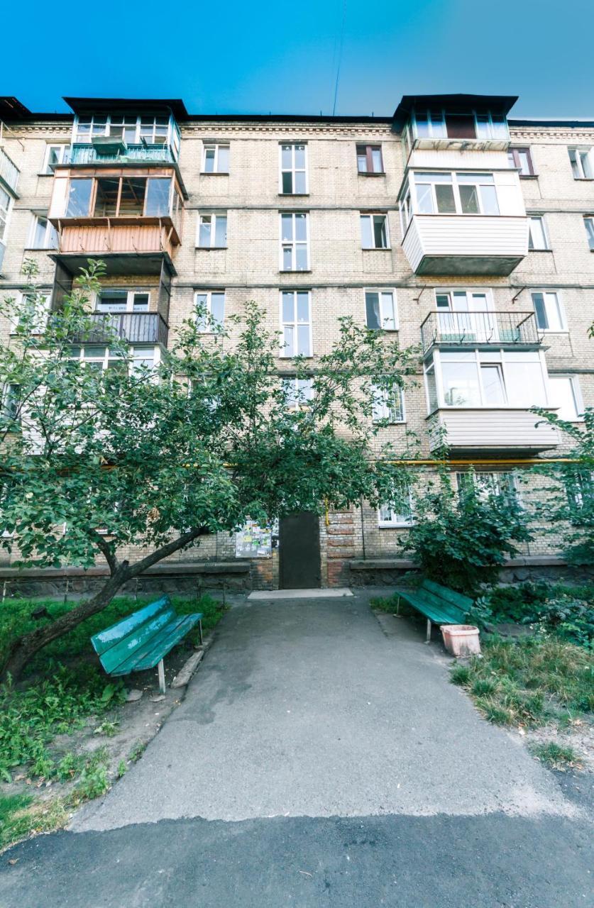Apartment Near Metro Station Darnitsa Киев Екстериор снимка